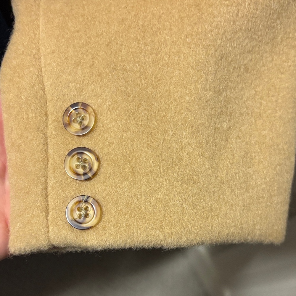 Luxurious Camel Hair Long Coat - Picture 5 of 9